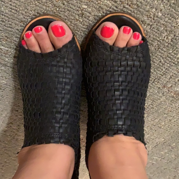 Waffle weave black bootie - Picture 5 of 5